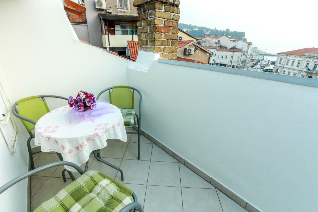 Apartments Pyros Piran Buitenkant foto